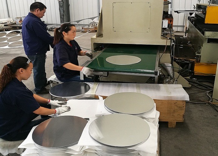 Alloy 1070 Deep Drawn Aluminum Round Circle Plain For Industrial Lighting